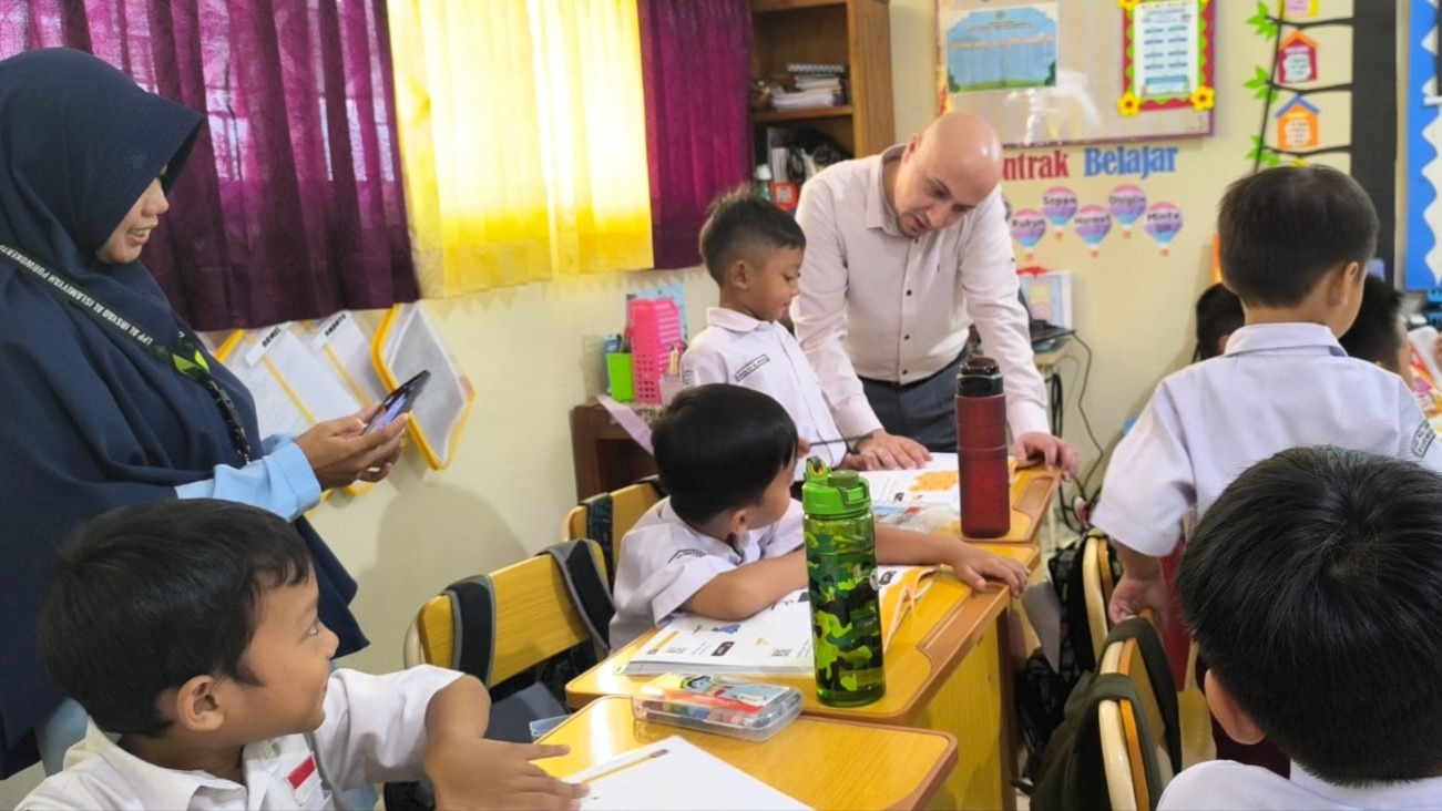 Ketua LPP Ajak Perwakilan Ewan Institute Tinjau Penerapan Kurikulum Bahasa Arab di Sekolah Al Irsyad Al Islamiyyah Purwokerto